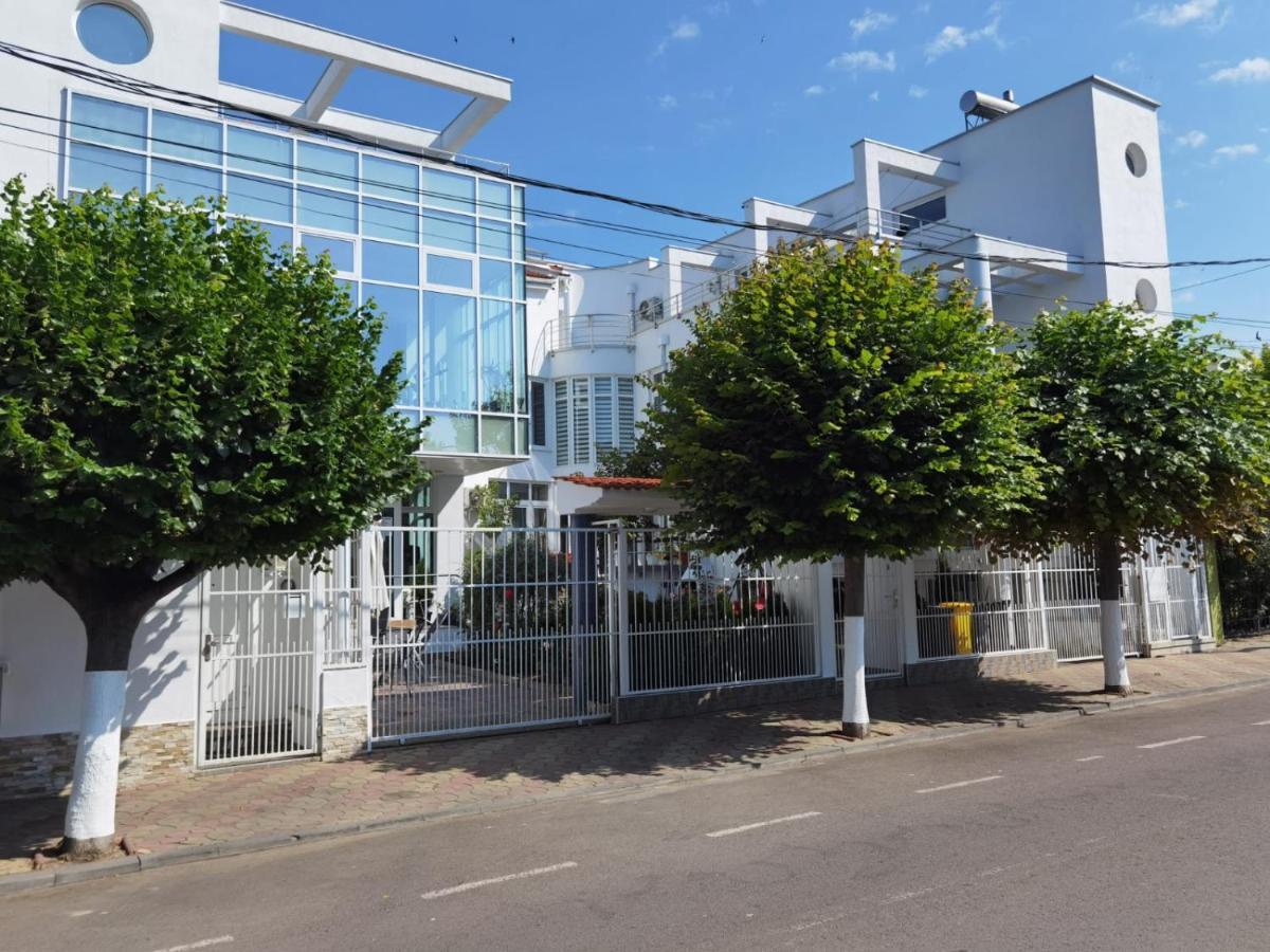 Fitness House With Garden Hotel Constanta Exterior photo
