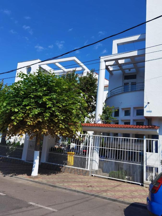 Fitness House With Garden Hotel Constanta Exterior photo